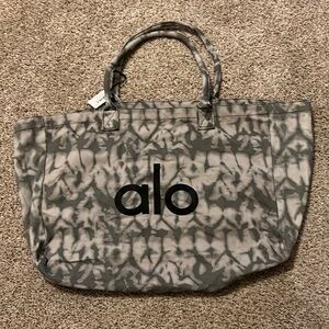 Alo yoga tote bag. Never used.
